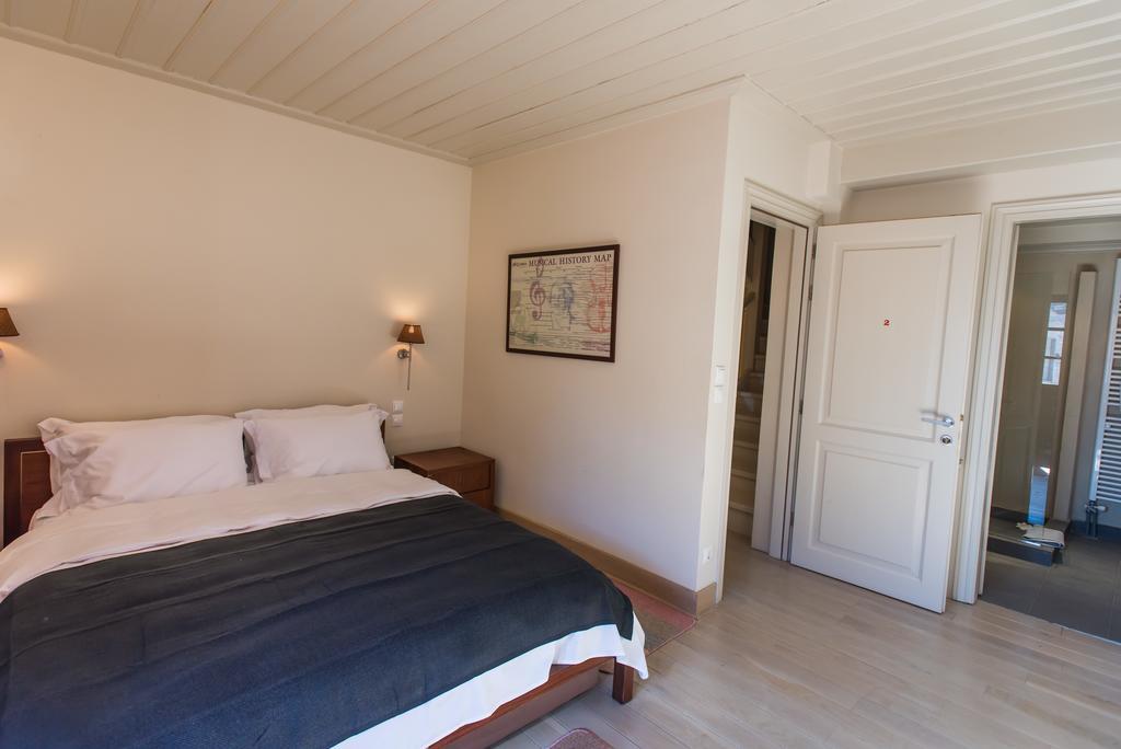 Epoches Hotell Karpenísion Exteriör bild